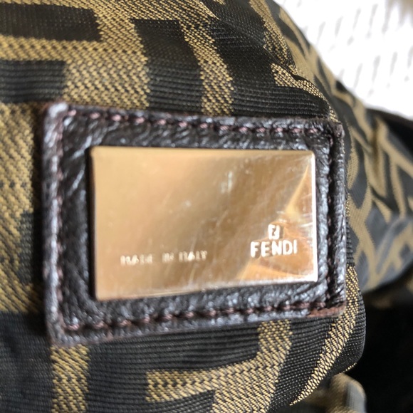 Authentic large Fendi Spy Bag - Picture 9 of 9